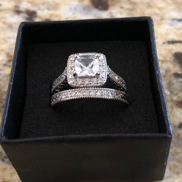 Pretty White Gold Plated 2pc Wedding Bridal Set - Picture 5 of 7